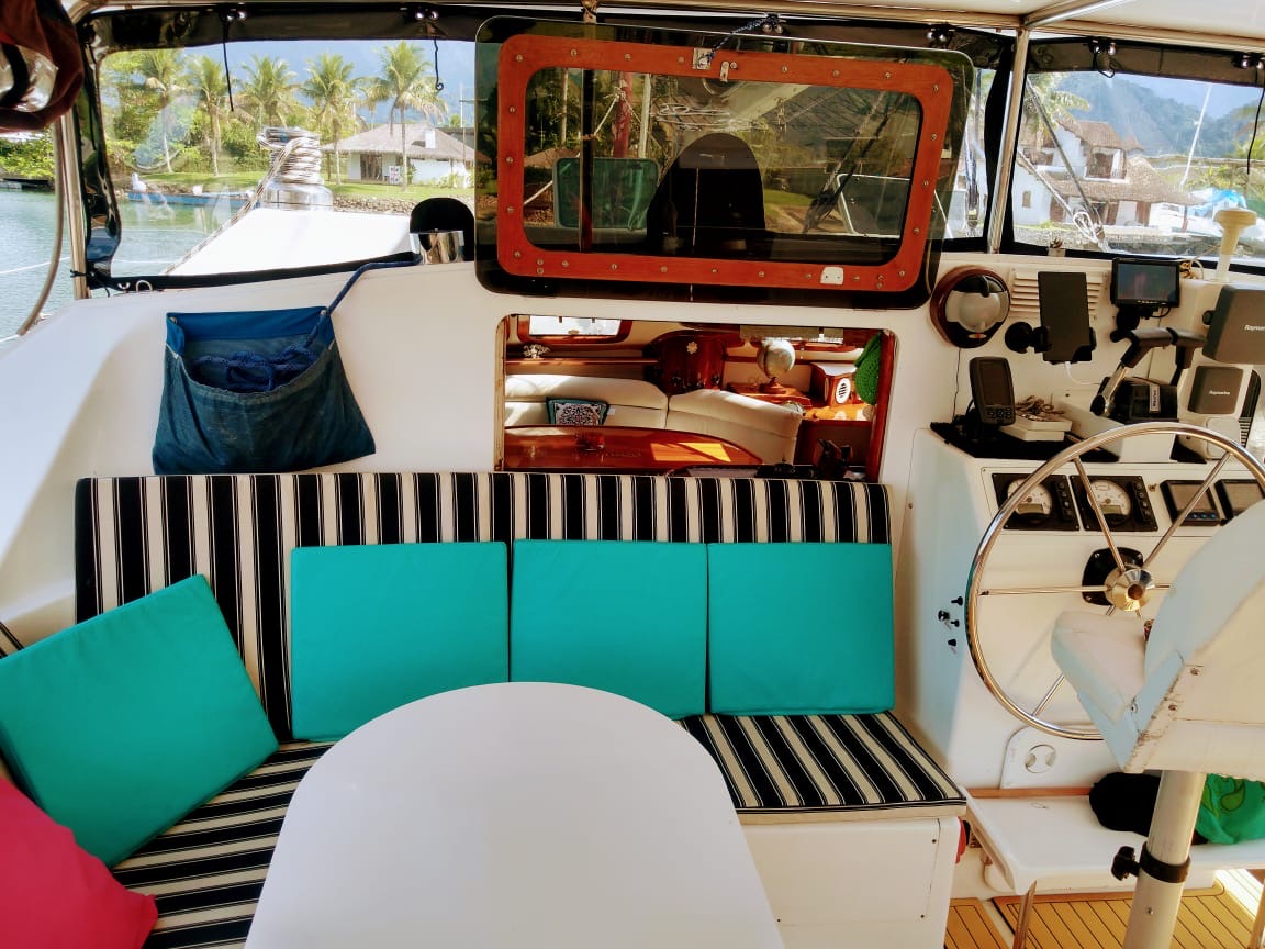 Área de estar del cockpit de El Arca